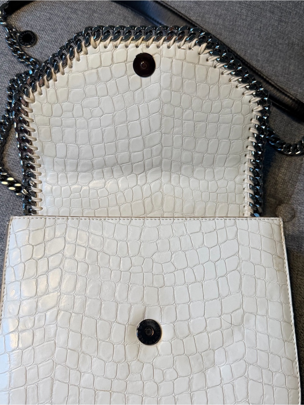 Stella McCartney White Vegan Croc-Textured Chain Shoulder Bag - Picture 2 of 11